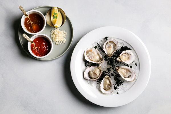 Fresh-Rotating-Oysters